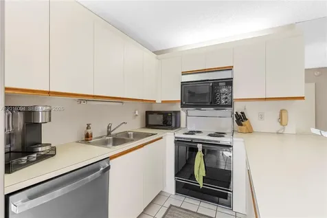 9950 NW 6th Place Plantation FL 33324