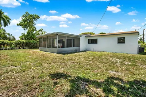 1020 NW 197th Terrace Miami Gardens FL 33169