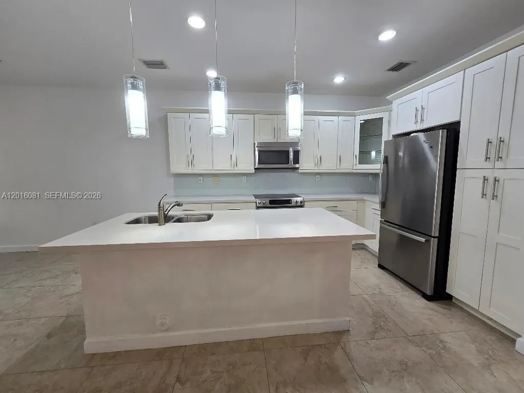 5810 NW 104th Path Doral FL 33178