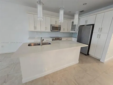 5810 NW 104th Path Doral FL 33178