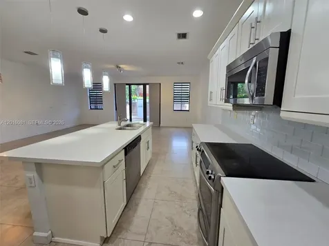 5810 NW 104th Path Doral FL 33178