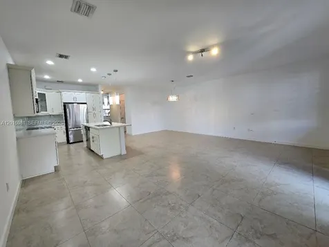 5810 NW 104th Path Doral FL 33178
