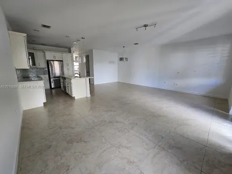5810 NW 104th Path Doral FL 33178