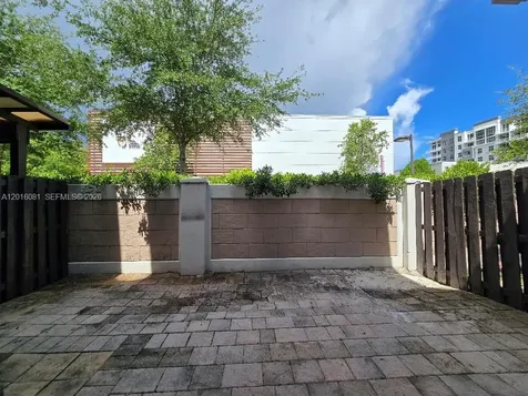 5810 NW 104th Path Doral FL 33178