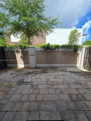 5810 NW 104th Path Doral FL 33178