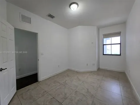 5810 NW 104th Path Doral FL 33178
