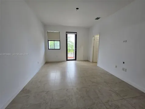 5810 NW 104th Path Doral FL 33178