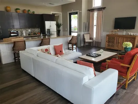 5810 NW 104th Path Doral FL 33178