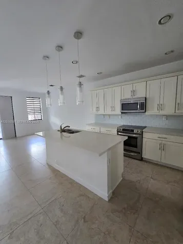 5810 NW 104th Path Doral FL 33178