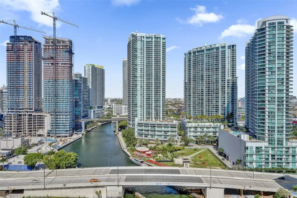 31 SE 5th Street Miami FL 33131