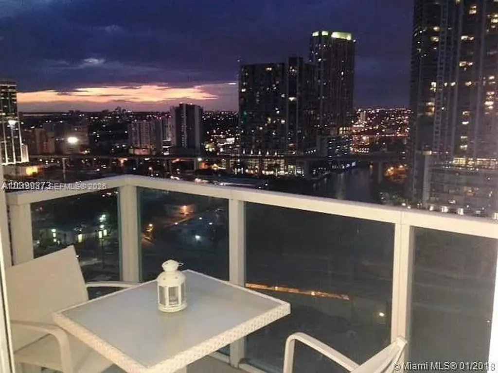 31 SE 5th Street Miami FL 33131