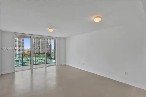 31 SE 5th Street Miami FL 33131