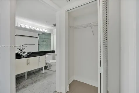 31 SE 5th Street Miami FL 33131