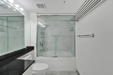 31 SE 5th Street Miami FL 33131