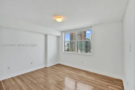 31 SE 5th Street Miami FL 33131