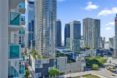 31 SE 5th Street Miami FL 33131
