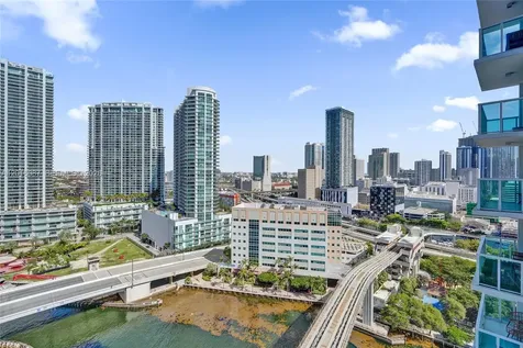 31 SE 5th Street Miami FL 33131