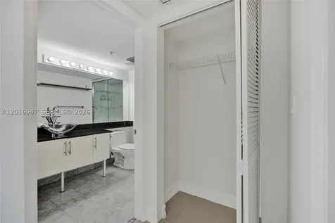 31 SE 5th Street Miami FL 33131