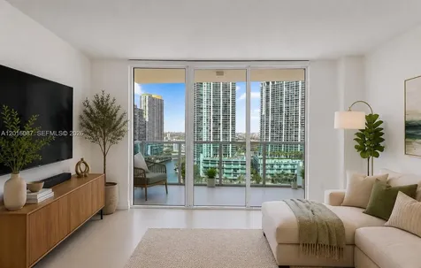31 SE 5th Street Miami FL 33131
