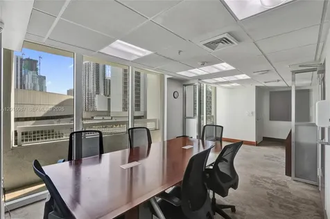 31 SE 5th Street Miami FL 33131