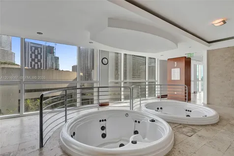 31 SE 5th Street Miami FL 33131