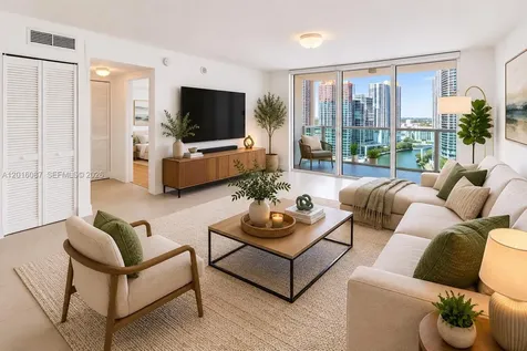 31 SE 5th Street Miami FL 33131