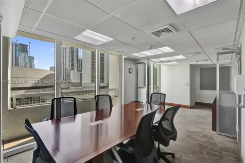 31 SE 5th Street Miami FL 33131