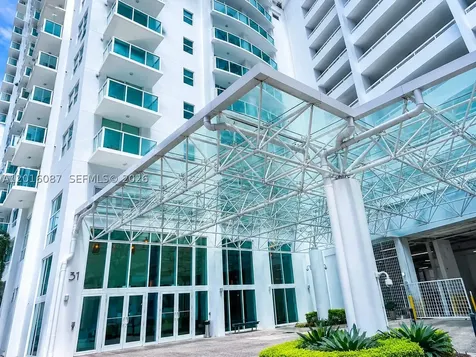 31 SE 5th Street Miami FL 33131