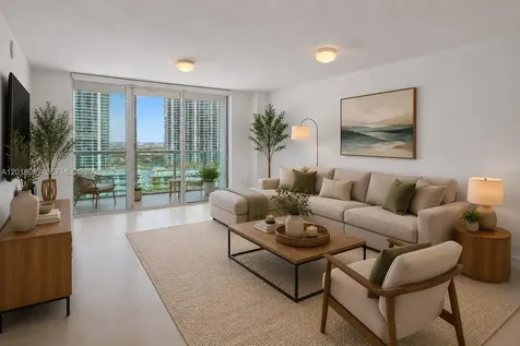 31 SE 5th Street Miami FL 33131