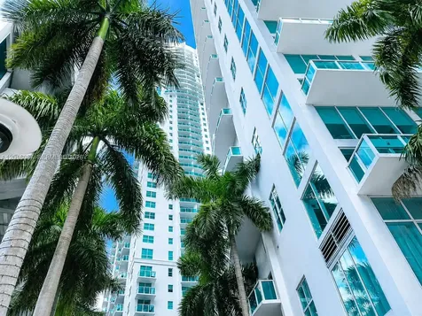 31 SE 5th Street Miami FL 33131