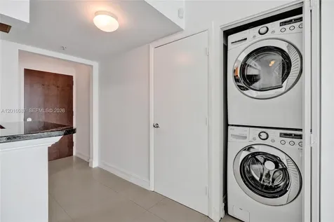 31 SE 5th Street Miami FL 33131