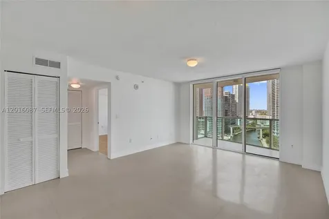 31 SE 5th Street Miami FL 33131