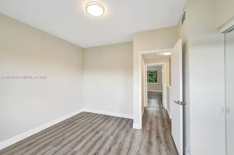 43 Simonton Circle Weston FL 33326