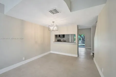 43 Simonton Circle Weston FL 33326