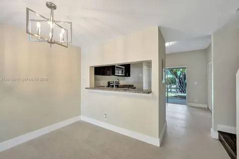 43 Simonton Circle Weston FL 33326