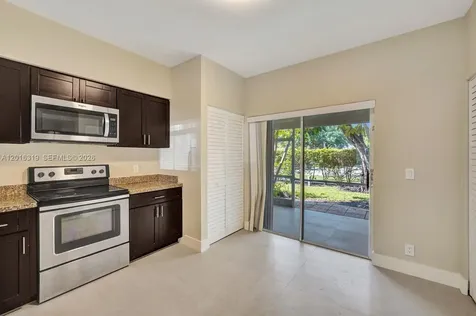 43 Simonton Circle Weston FL 33326