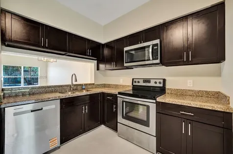 43 Simonton Circle Weston FL 33326