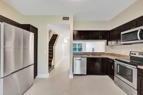 43 Simonton Circle Weston FL 33326