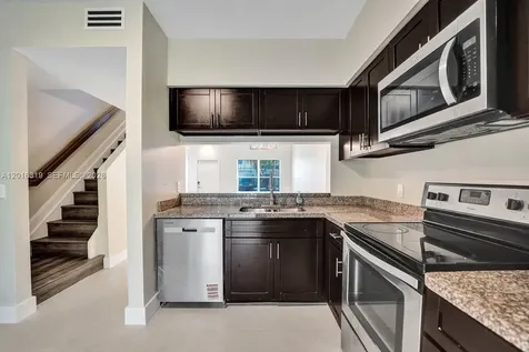 43 Simonton Circle Weston FL 33326