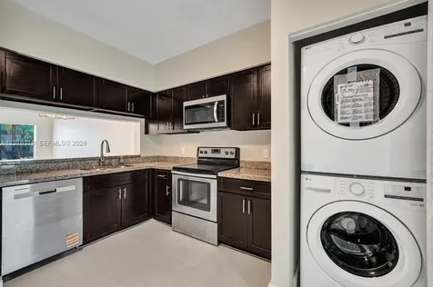 43 Simonton Circle Weston FL 33326