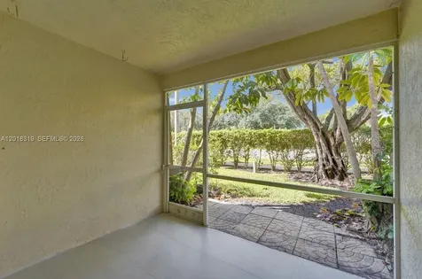 43 Simonton Circle Weston FL 33326