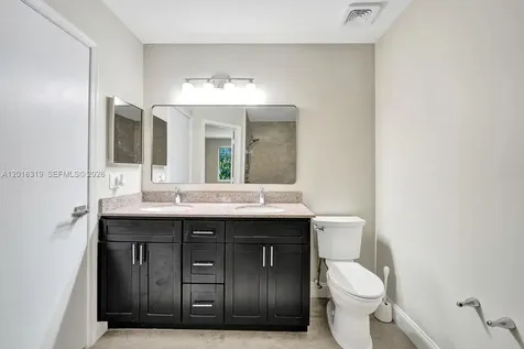 43 Simonton Circle Weston FL 33326
