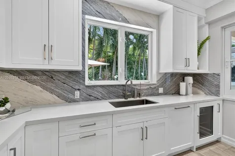 442 Amalfi Avenue Coral Gables FL 33146