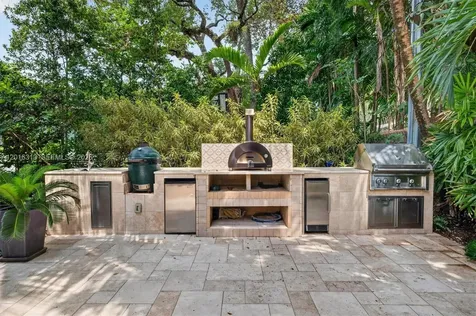 442 Amalfi Avenue Coral Gables FL 33146