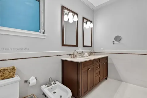 442 Amalfi Avenue Coral Gables FL 33146