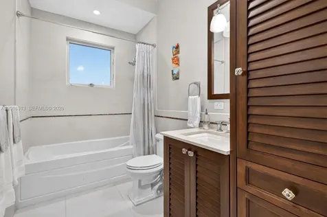 442 Amalfi Avenue Coral Gables FL 33146