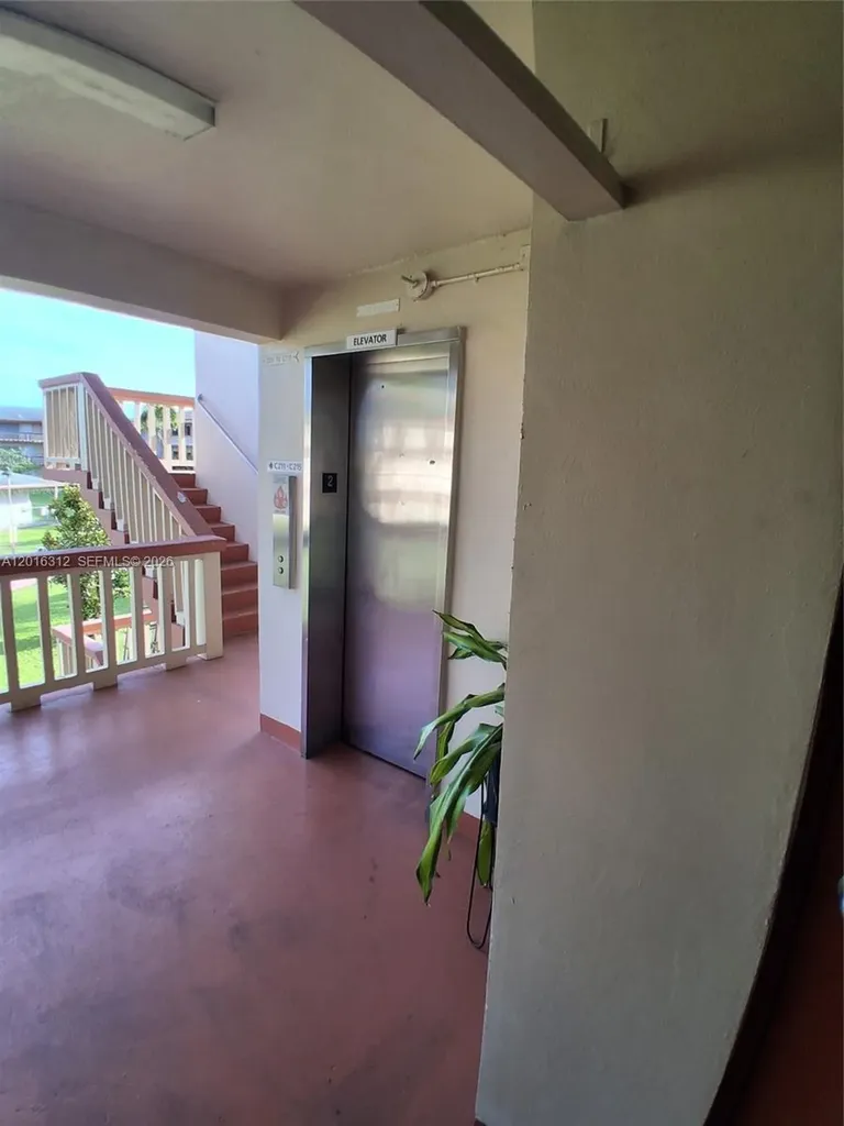 5300 Washington Street Hollywood FL 33021