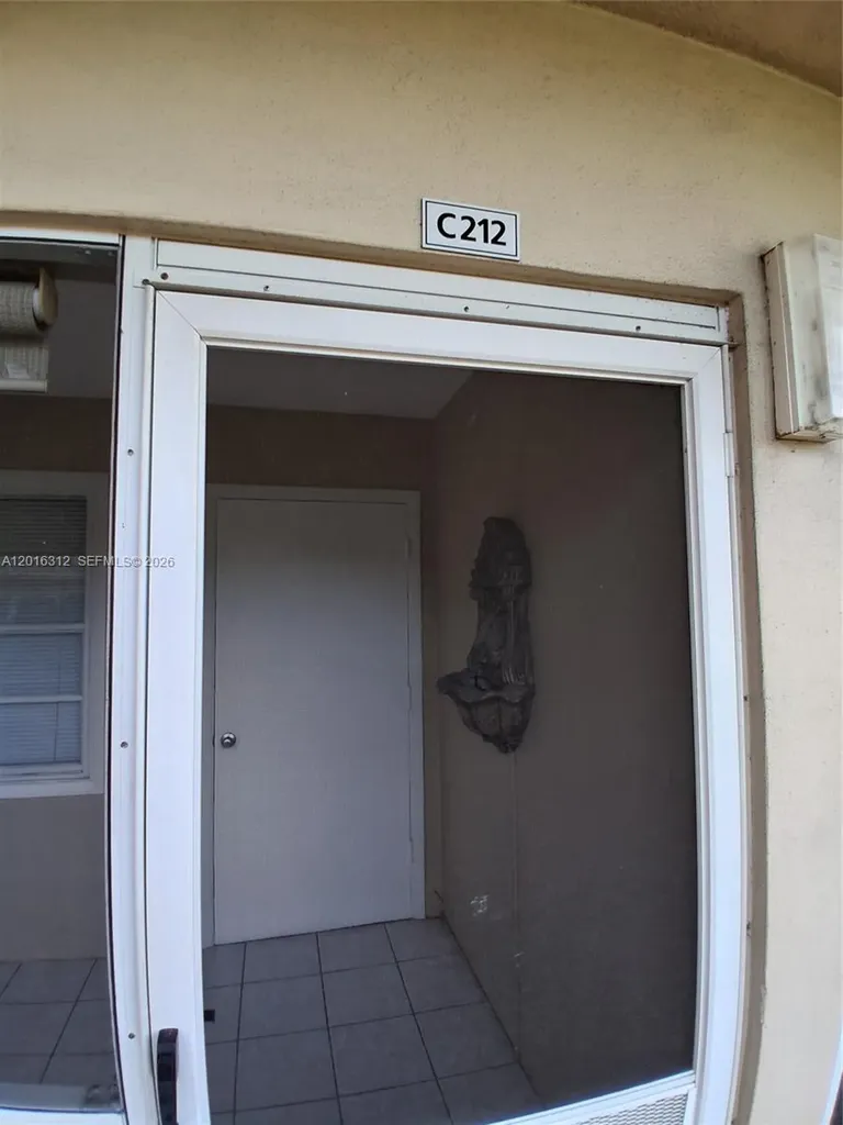 5300 Washington Street Hollywood FL 33021