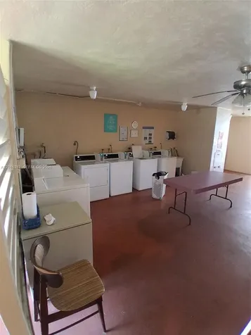 5300 Washington Street Hollywood FL 33021