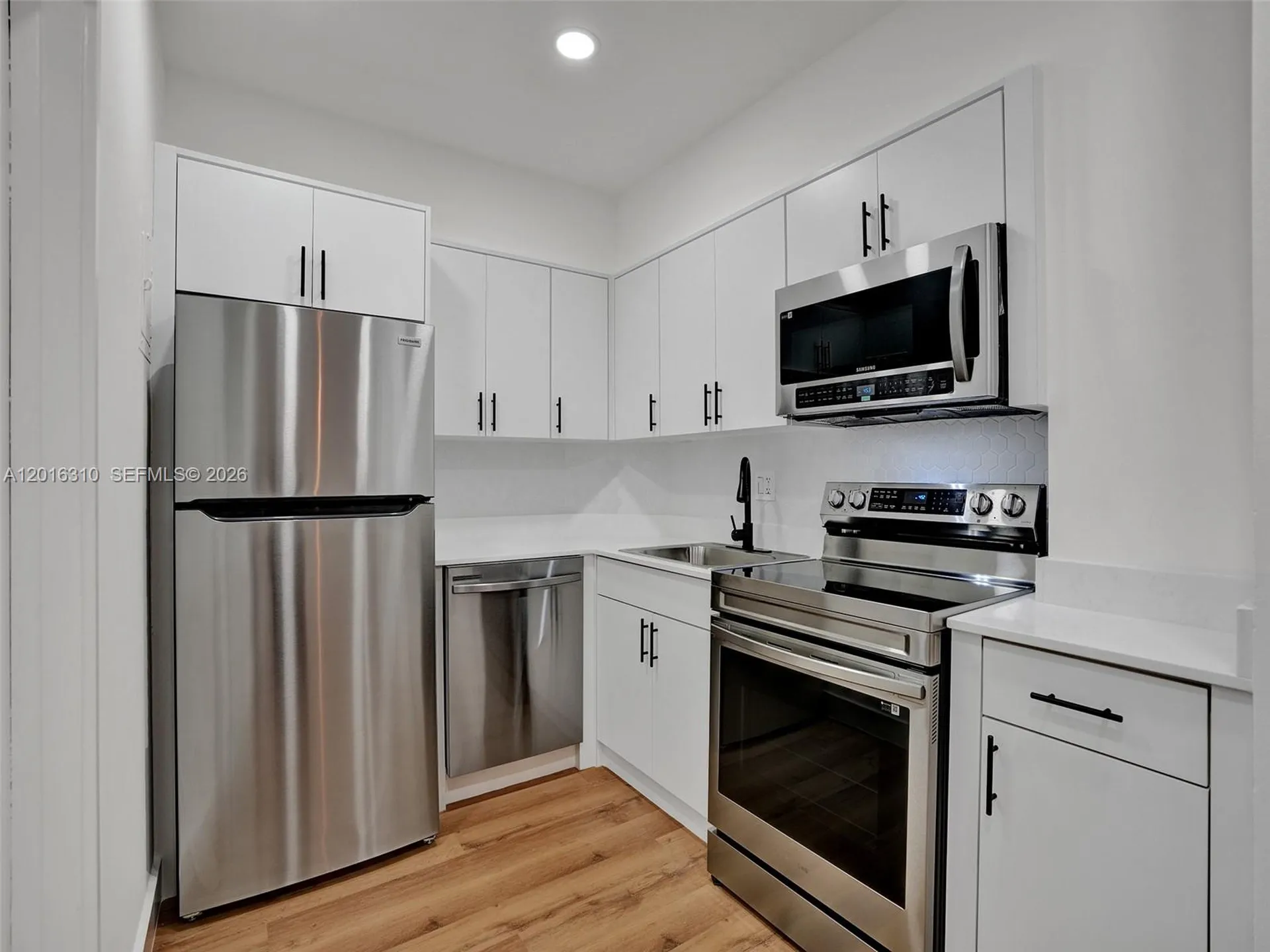 2426 SE 17th Street Fort Lauderdale FL 33316